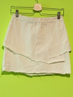 Stradivarius Raw-Edge White Mini Skirt
